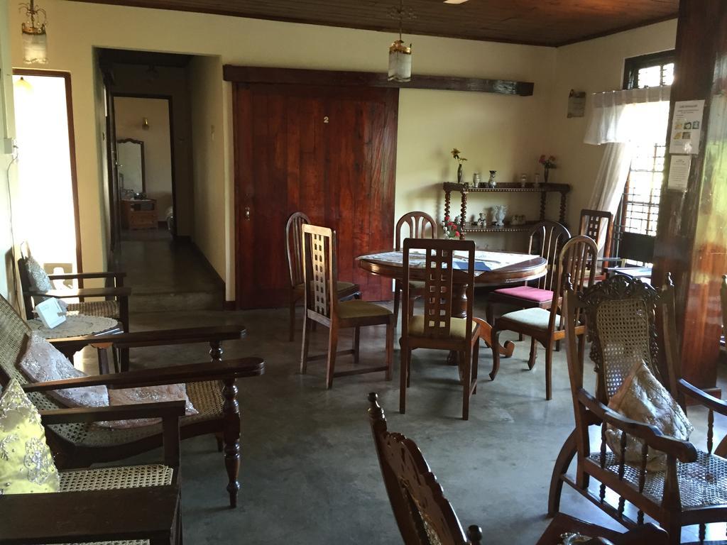 Lake Bungalow Hotel Канди Екстериор снимка